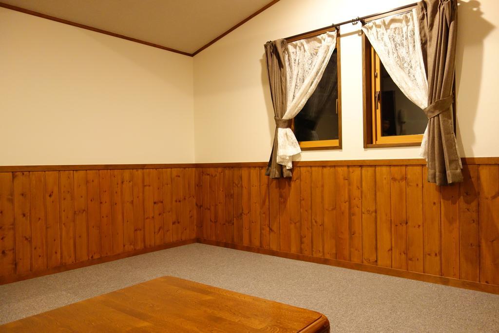 Community House Tyrolien Hotel Hakuba Luaran gambar