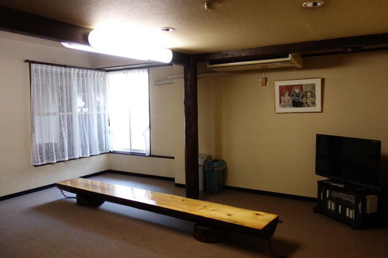 Community House Tyrolien Hotel Hakuba Luaran gambar