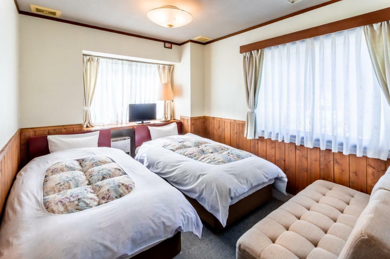 Community House Tyrolien Hotel Hakuba Luaran gambar